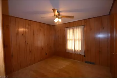 737 Lee Road, Thomasville, NC 27360 - Photo 11