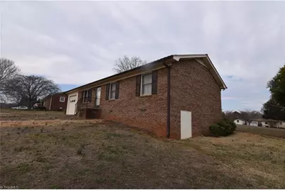 737 Lee Road, Thomasville, NC 27360 - Photo 3