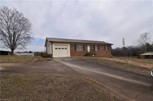 737 Lee Rd, Thomasville, NC 27360 - Photo 1