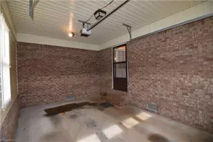 737 Lee Rd, Thomasville, NC 27360 - Photo 15