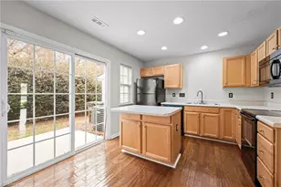 150 Tannenbaum Cir, Greensboro, NC 27410 - Photo 7