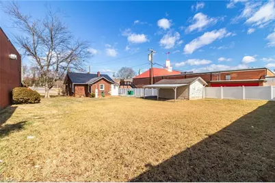 205 W Hunter Street, Madison, NC 27025 - Photo 31