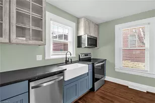 205 W Hunter St, Madison, NC 27025 - Photo 9