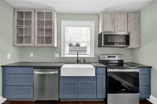 205 W Hunter St, Madison, NC 27025 - Photo 7