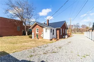 205 W Hunter St, Madison, NC 27025 - Photo 27