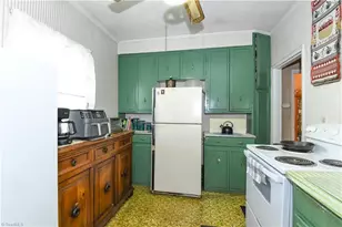 2301 Maple St, Greensboro, NC 27405 - Photo 5