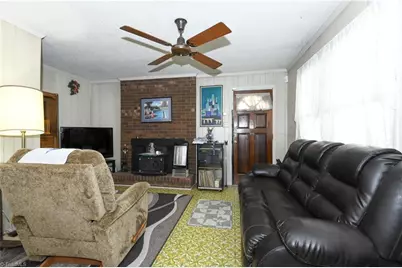 2301 Maple Street, Greensboro, NC 27405 - Photo 9