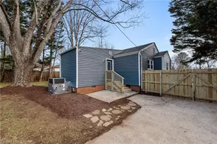 2518 Timber Ln, Greensboro, NC 27408 - Photo 25