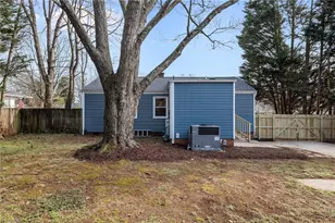 2518 Timber Ln, Greensboro, NC 27408 - Photo 25