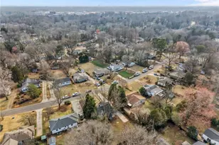 2518 Timber Ln, Greensboro, NC 27408 - Photo 37