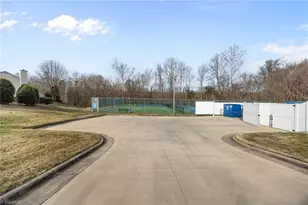 1103 Summer Pl, Greensboro, NC 27410 - Photo 37