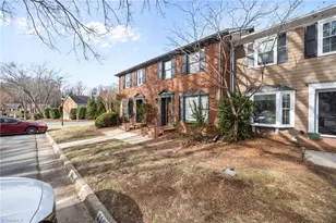 1103 Summer Pl, Greensboro, NC 27410 - Photo 5