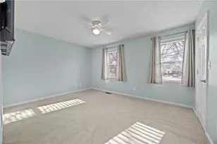 1103 Summer Pl, Greensboro, NC 27410 - Photo 23