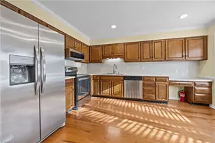 1103 Summer Pl, Greensboro, NC 27410 - Photo 7