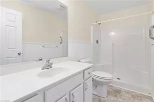 305 Glen Gate Cir, Kernersville, NC 27284 - Photo 9