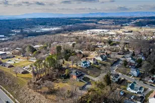 519 Maple St, Mount Airy, NC 27030 - Photo 45