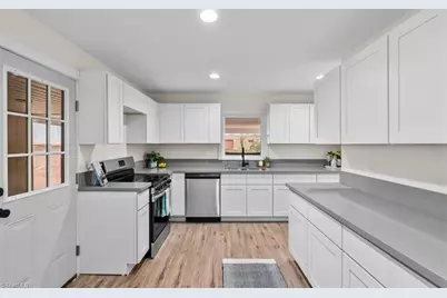 415 Woodsway Drive, Lexington, NC 27292 - Photo 9