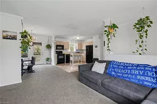 3904 Riverdale Dr, Greensboro, NC 27406 - Photo 9