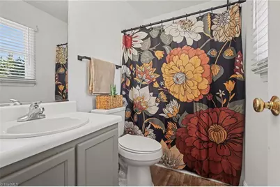 3904 Riverdale Drive, Greensboro, NC 27406 - Photo 7