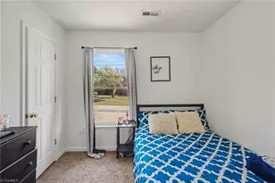 3904 Riverdale Dr, Greensboro, NC 27406 - Photo 17