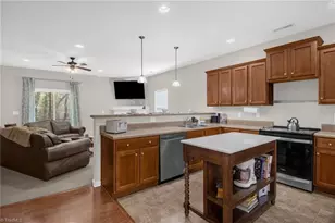 4215 Field Crossing Dr, Winston-Salem, NC 27107 - Photo 9