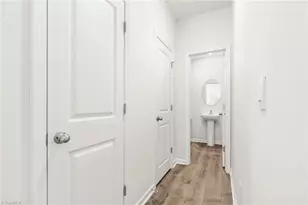 3017 Middle Creek Ln, Greensboro, NC 27405 - Photo 5