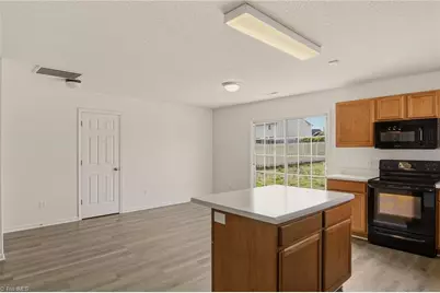 1828 Chatfield Drive, High Point, NC 27260 - Photo 9