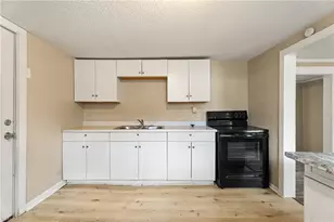 521 E 1st St, Lexington, NC 27292 - Photo 9