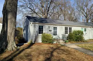 1400 Roslyn Dr, Burlington, NC 27215 - Photo 1