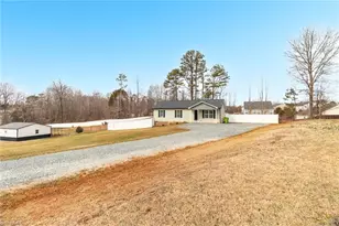 2069 Darwick Rd, Winston-Salem, NC 27127 - Photo 3