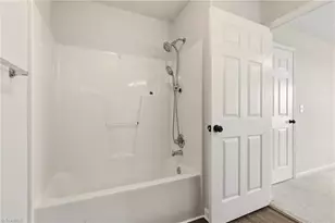 900 Hanahan Ct, Greensboro, NC 27409 - Photo 23