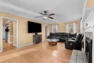 1202 Hickory Trace Dr, Greensboro, NC 27407 - Photo 9