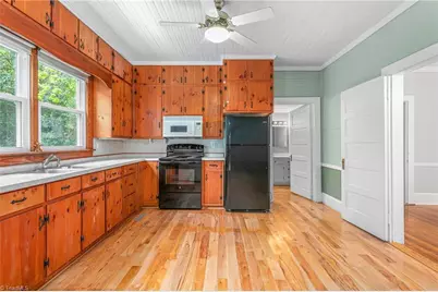 429 N Asheboro Street, Liberty, NC 27298 - Photo 9