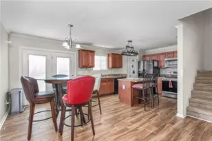 400 Walnut Crossing Dr, Whitsett, NC 27377 - Photo 5