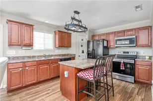 400 Walnut Crossing Dr, Whitsett, NC 27377 - Photo 7