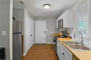 900 Beaumont Ave, Greensboro, NC 27401 - Photo 13