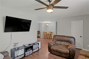 900 Beaumont Ave, Greensboro, NC 27401 - Photo 7