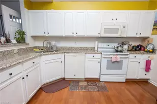 10 Hudson Cir, Greensboro, NC 27410 - Photo 3