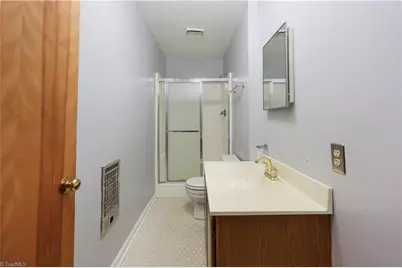 682 Cecil Street, Thomasville, NC 27360 - Photo 39