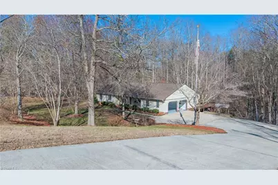 682 Cecil Street, Thomasville, NC 27360 - Photo 7