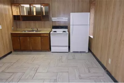 682 Cecil Street, Thomasville, NC 27360 - Photo 31