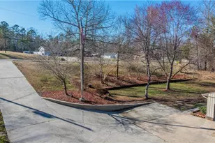 682 Cecil St, Thomasville, NC 27360 - Photo 7