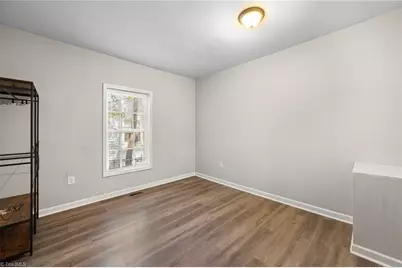 1004 Highland Avenue, Greensboro, NC 27403 - Photo 9