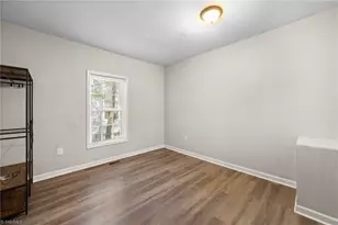 1004 Highland Ave, Greensboro, NC 27403 - Photo 9