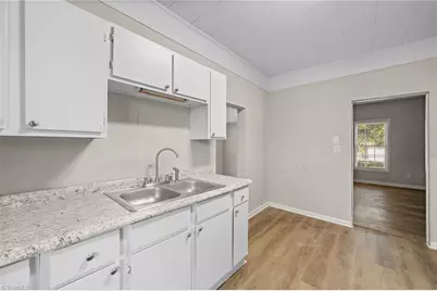 1004 Highland Avenue, Greensboro, NC 27403 - Photo 5