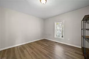 1004 Highland Ave, Greensboro, NC 27403 - Photo 17