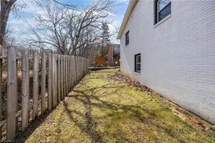 833 Bowerwood Dr, Thomasville, NC 27360 - Photo 33