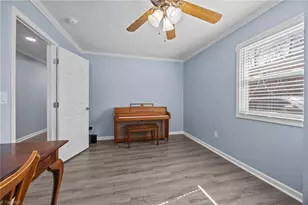 833 Bowerwood Dr, Thomasville, NC 27360 - Photo 7