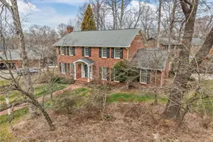 1200 Heathrow Dr, Greensboro, NC 27410 - Photo 39