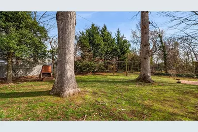 2800 Stratford Drive, Greensboro, NC 27408 - Photo 31